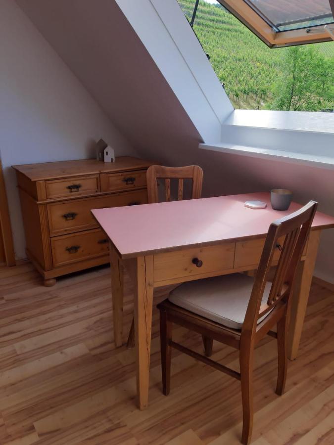 Giebelzimmer Mit Weinbergblick Stetten  エクステリア 写真