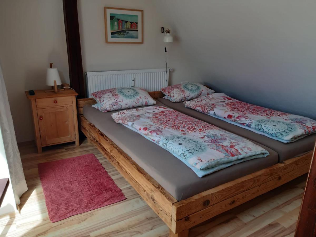 Giebelzimmer Mit Weinbergblick Stetten  エクステリア 写真